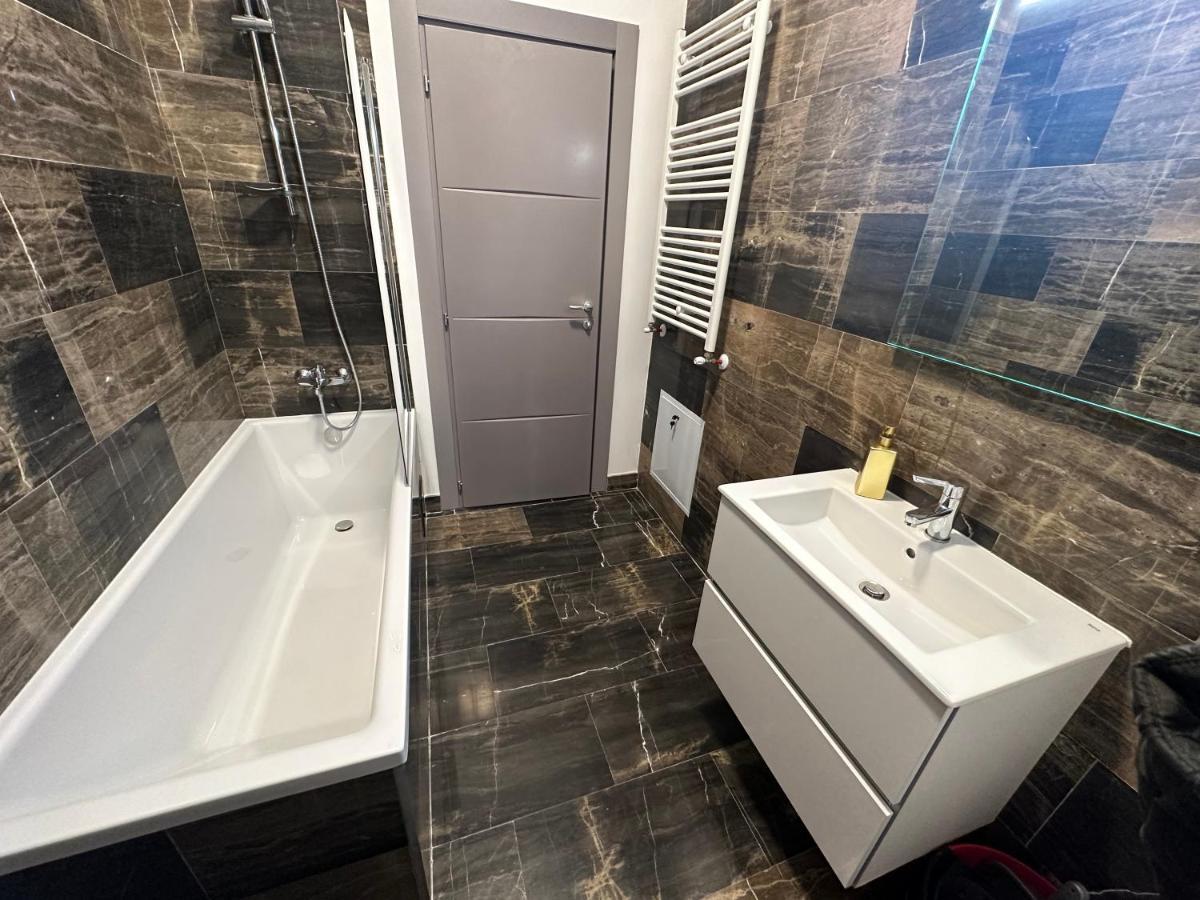 Industrial Touch - Designed Lägenhet Iasi Exteriör bild
